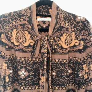 Novella Royale Blouse neck tie